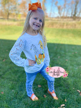 Load image into Gallery viewer, Pearl Embellished Jeans