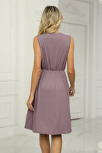 Load image into Gallery viewer, Contrast V-Neck Sleeveless Dress