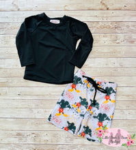 Load image into Gallery viewer, Black Long Sleeve Rash Guard