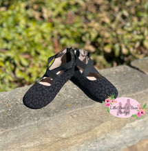 Load image into Gallery viewer, Ladies Black Leopard Ballerina Shoes
