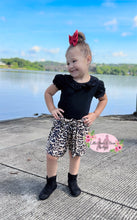 Load image into Gallery viewer, Leopard Tie Short Set