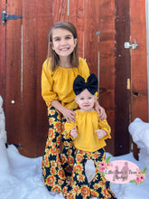 Load image into Gallery viewer, Mustard top Set Sunflower belles