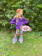 Load image into Gallery viewer, Spooky Treats Belle Set