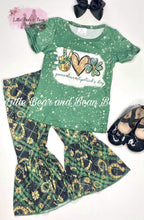 Load image into Gallery viewer, Peace, Love St. Patrick's Day Belle Set