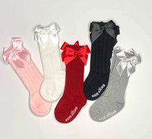 Load image into Gallery viewer, Ribbed Knee High Bow Socks