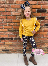 Load image into Gallery viewer, Mustard and Black Daisy Set