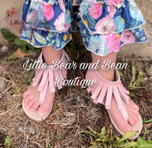 Load image into Gallery viewer, A girl wearing pink fringe sandals