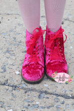 Load image into Gallery viewer, Close-up: hot pink velvet shoes for girls

