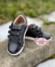 Load image into Gallery viewer, Solid black tennis shoes