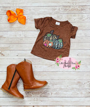 Load image into Gallery viewer, Mommy &amp; Me Three Pumpkins Brown T-Shirt- Ladies
