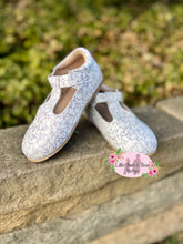 Load image into Gallery viewer, Bunny T Strap Shoes