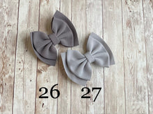 Load image into Gallery viewer, Solid Color 5 Inch Bow Alligator Clip