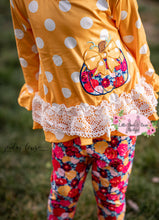 Load image into Gallery viewer, Floral Pumpkin Belle Set
