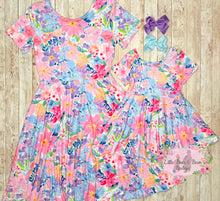 Load image into Gallery viewer, Mommy and Me Hawaiian Dress
