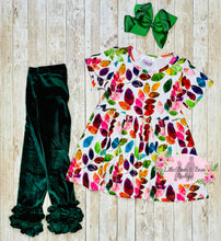 Load image into Gallery viewer, Colorful Leaves Tunic with Green Velvet Icing Set
