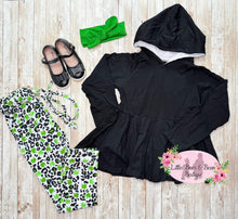 Load image into Gallery viewer, Green Animal Print Set
