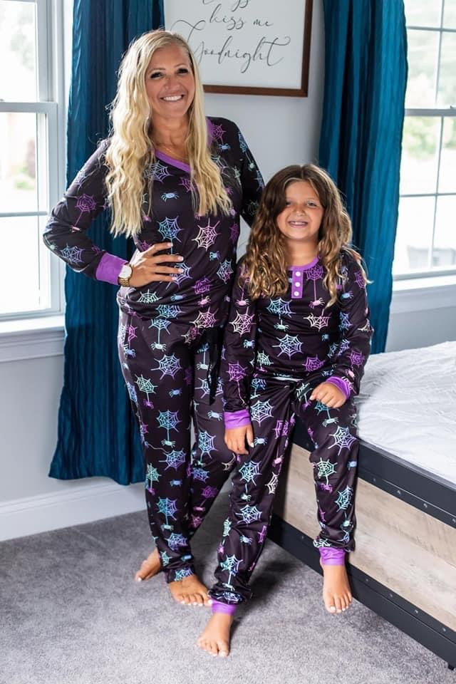 Mommy and Me Spiderweb Pjs no