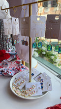Load image into Gallery viewer, Crystal Chunky Jewlery
