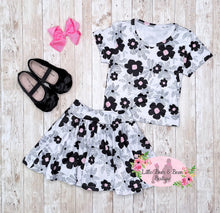 Load image into Gallery viewer, Black and White Floral Skort Set
