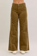 Load image into Gallery viewer, Judy Blue Olive HW Retro Wide Welt Pocket
