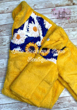 Load image into Gallery viewer, Mommy &amp; Me Sunflower Sherpa-Ladies
