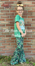 Load image into Gallery viewer, Peace, Love St. Patrick&#39;s Day Belle Set
