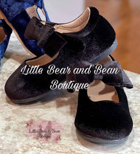 Load image into Gallery viewer, Black Velvet Bow Mary Jane Shoes
