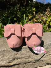 Load image into Gallery viewer, Ballet Bow Back Shoes- Pink
