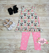 Load image into Gallery viewer, Cow Floral Swing Back Set
