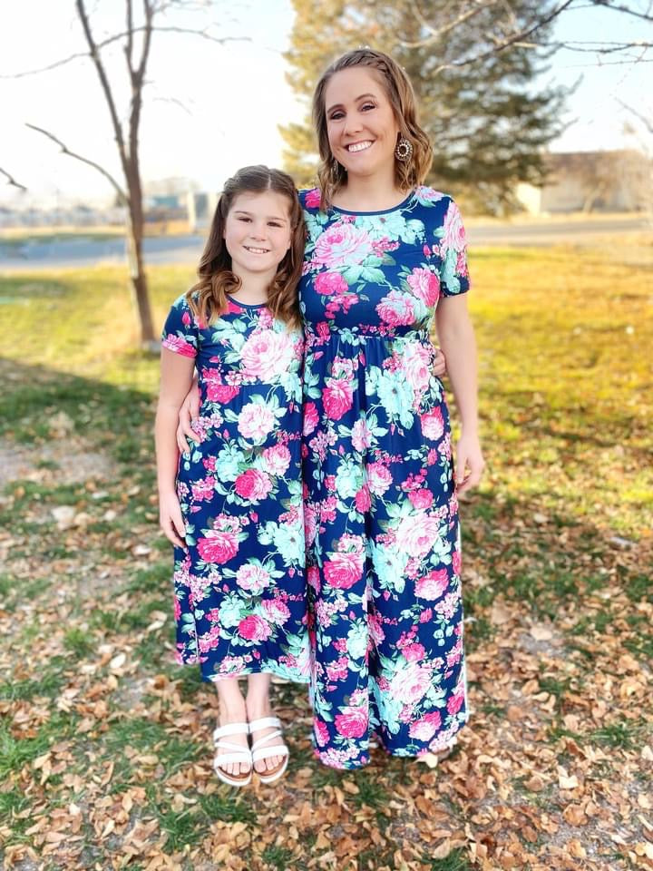 knee length dresses for ladies Family outfit ideas for photos main image 1
