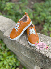 Load image into Gallery viewer, Size 4- Butterscotch Leather Tennis Shoes
