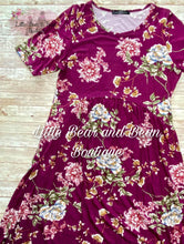 Load image into Gallery viewer, Ladies Plus Size Cranberry Floral Dress
