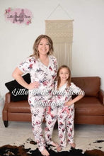Load image into Gallery viewer, Mommy &amp; Me Floral Set- Ladies
