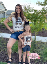 Load image into Gallery viewer, Mommy &amp; Me Leopard Shirt- Ladies
