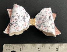 Load image into Gallery viewer, Floral Print 3 inch Bow on Alligator Clip
